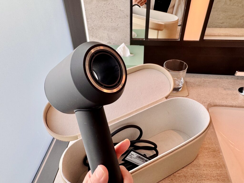 ウォルドーフアストリア大阪 客室 キングコーナースイート ドライヤー