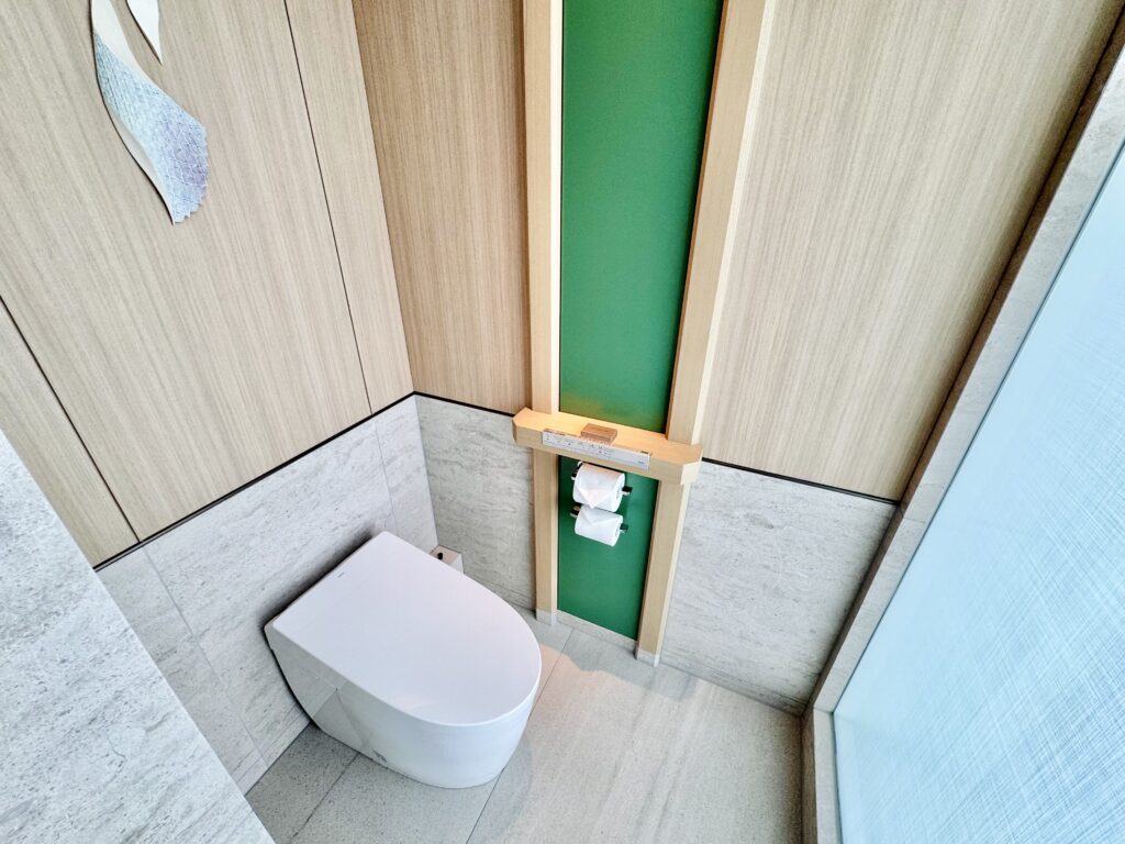 ウォルドーフアストリア大阪 客室 キングコーナースイート トイレ