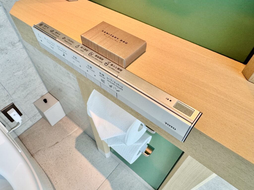 ウォルドーフアストリア大阪 客室 キングコーナースイート トイレ