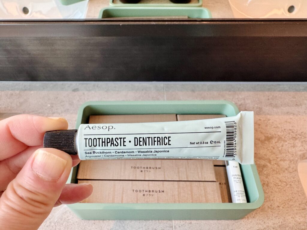 ウォルドーフアストリア大阪 客室 キングコーナースイート 洗面台