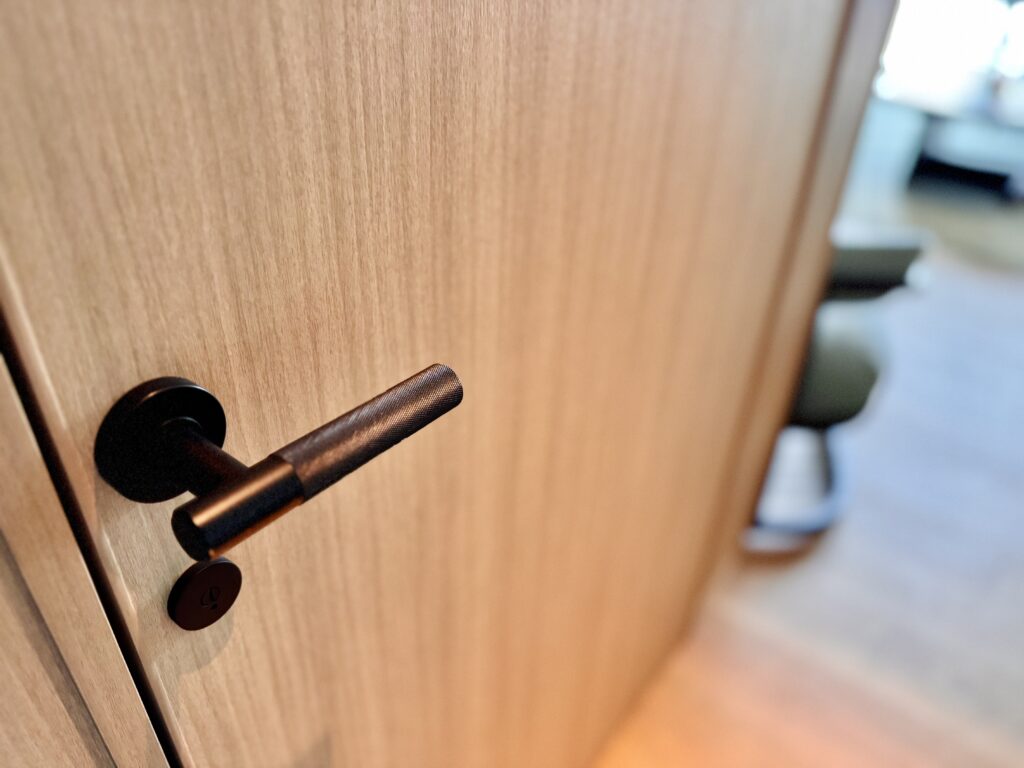 ウォルドーフアストリア大阪 客室 キングコーナースイート トイレ