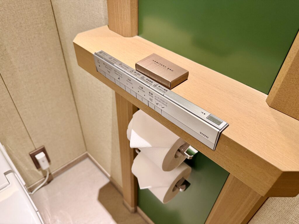 ウォルドーフアストリア大阪 客室 キングコーナースイート トイレ