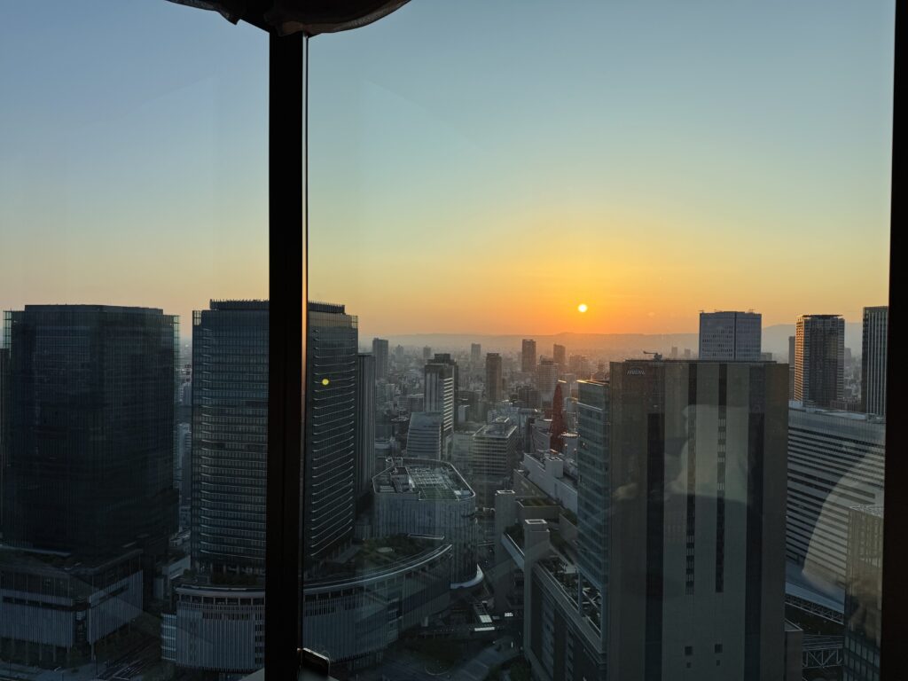 ウォルドーフアストリア大阪 客室 キングコーナースイート 眺望