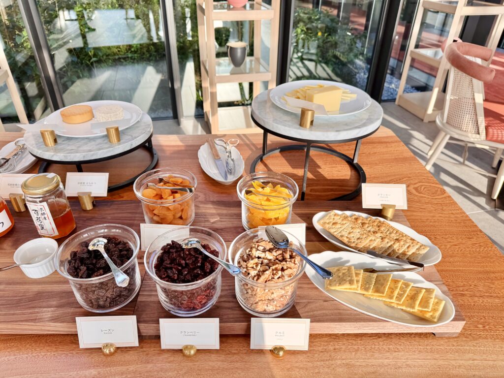 ウォルドーフアストリア大阪 朝食 ビュッフェ チーズコーナー