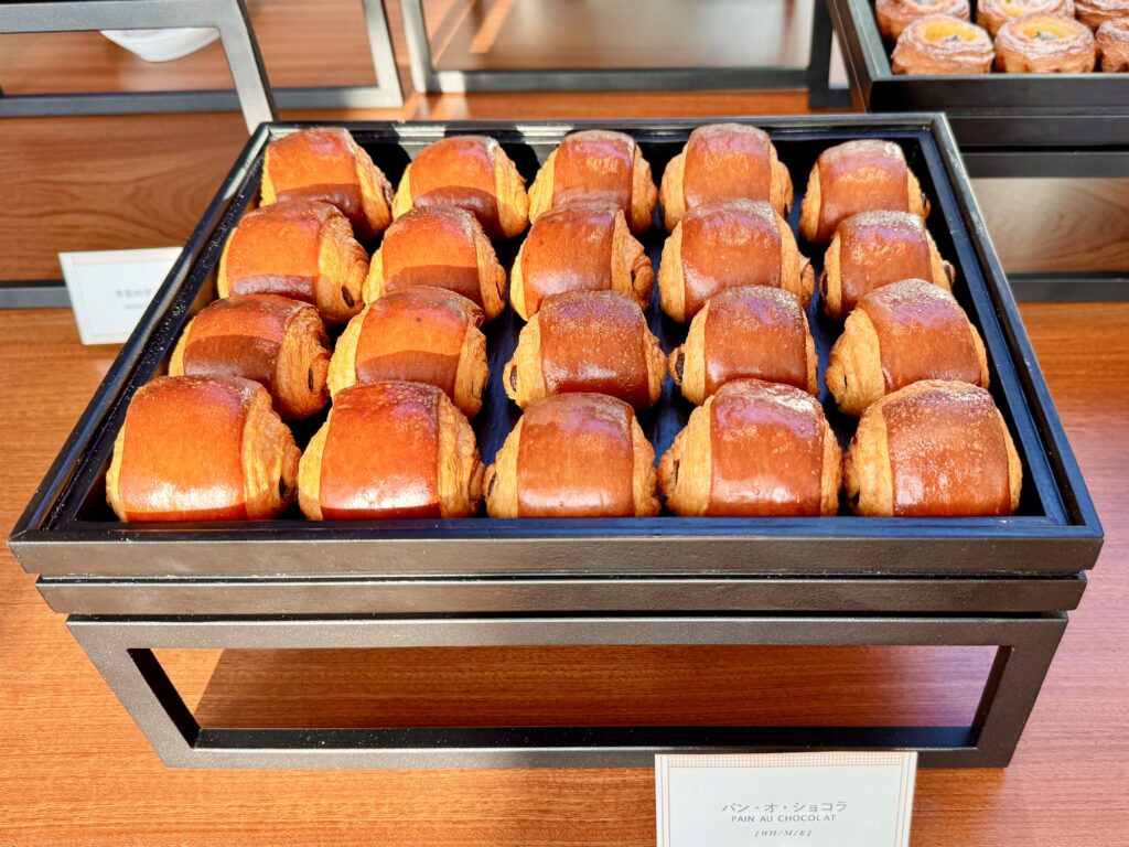 ウォルドーフアストリア大阪 朝食 ビュッフェ パンコーナー