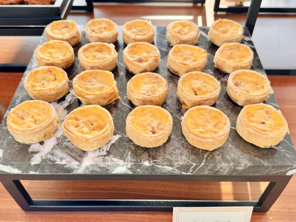 ウォルドーフアストリア大阪 朝食 ビュッフェ パンコーナー