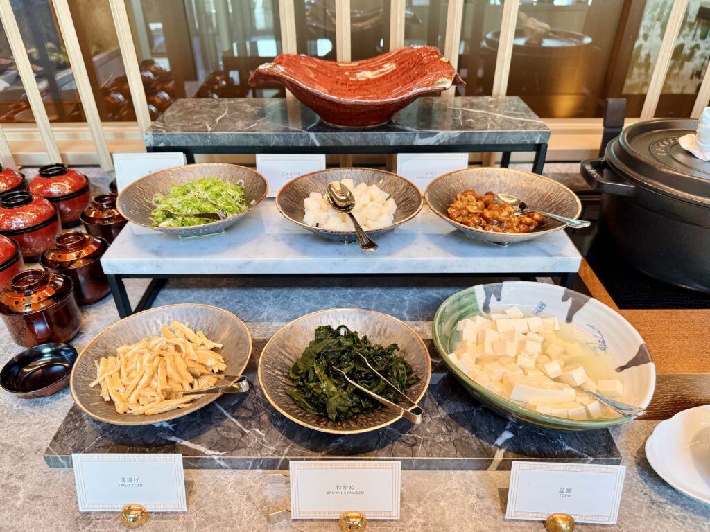 ウォルドーフアストリア大阪 朝食 ビュッフェ ホットミールコーナー