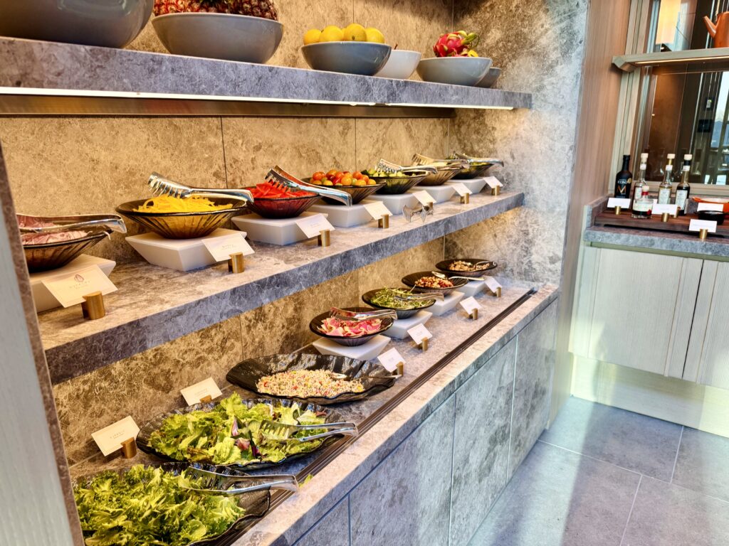 ウォルドーフアストリア大阪 朝食 ビュッフェ サラダコーナー