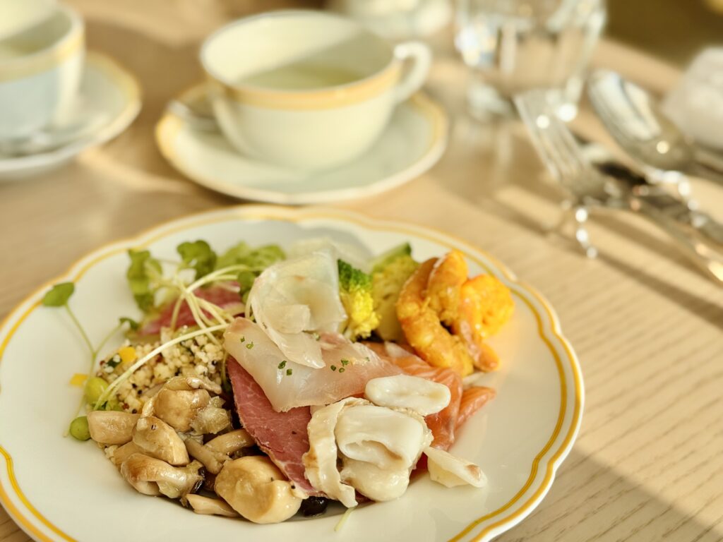 ウォルドーフアストリア大阪 朝食 サラダプレート