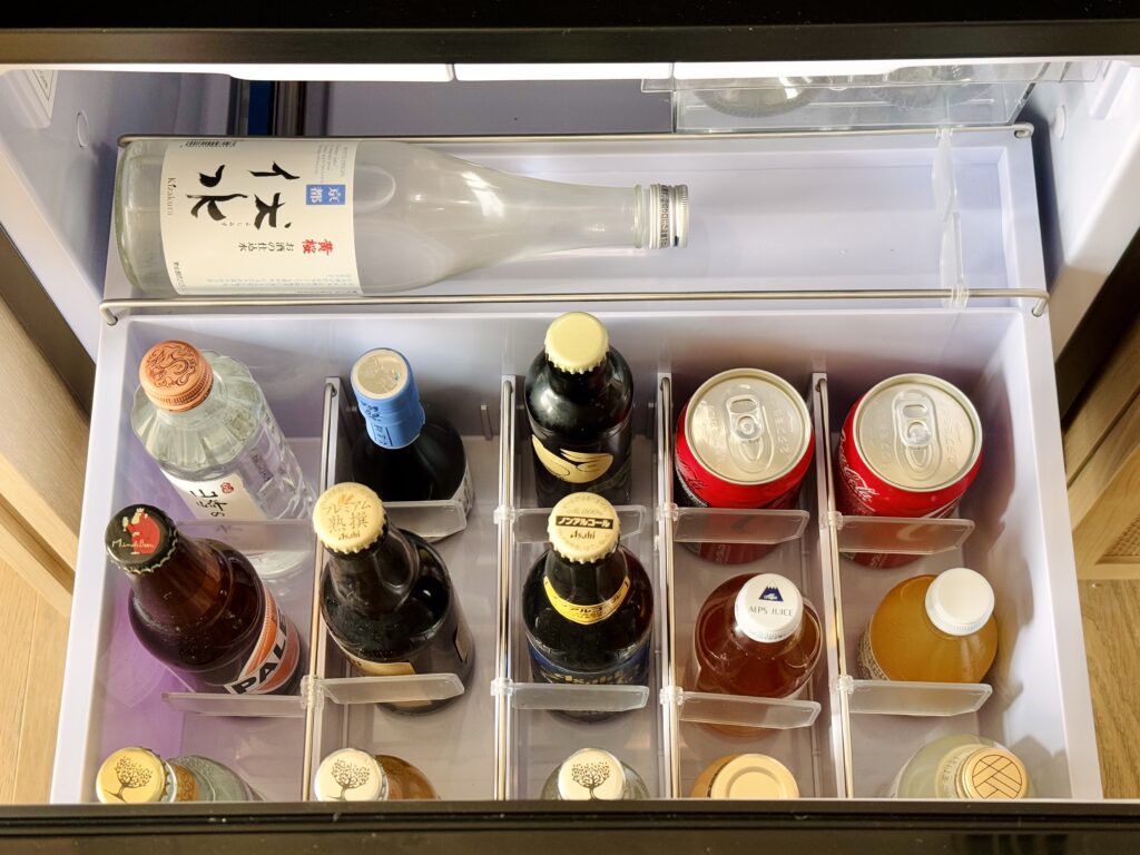 ウォルドーフアストリア大阪 客室 キングコーナースイート ミニバー