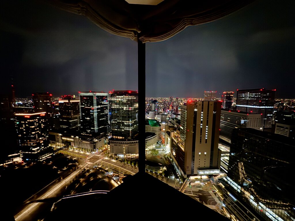 ウォルドーフアストリア大阪 客室 キングコーナースイート 眺望