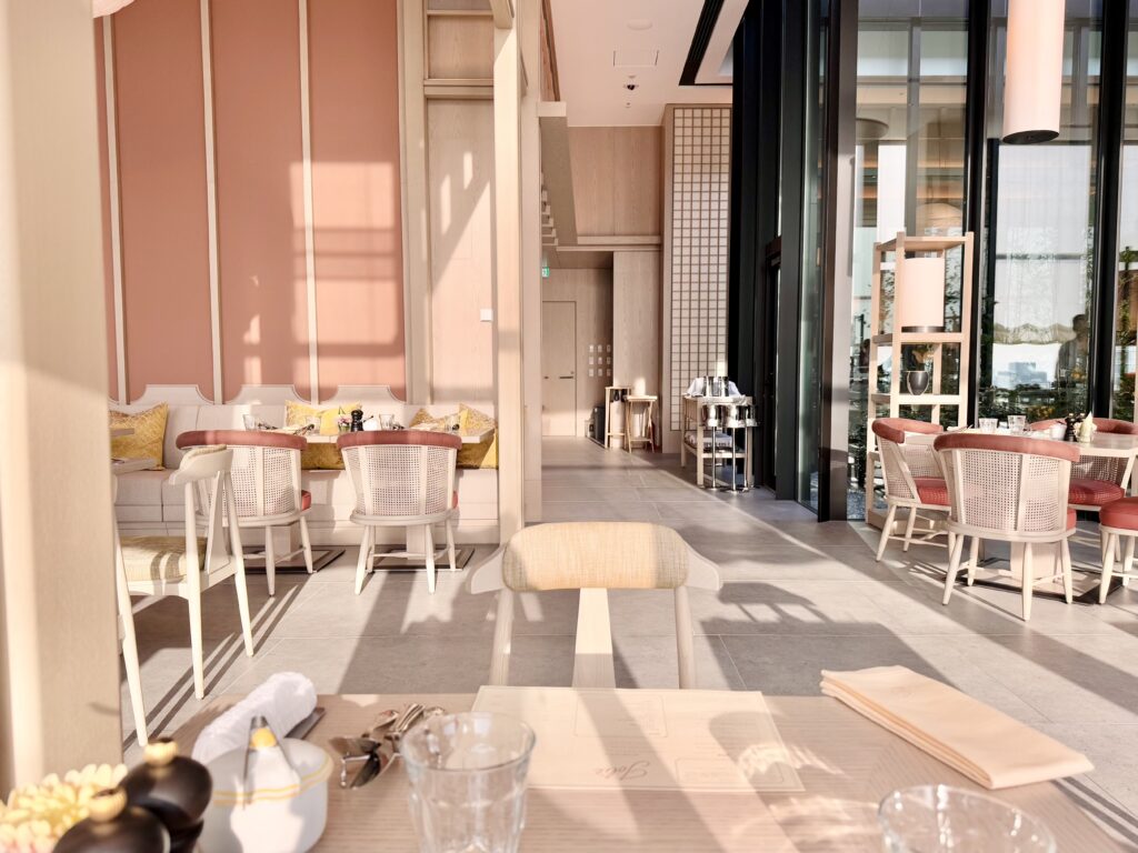 ウォルドーフアストリア大阪 朝食会場