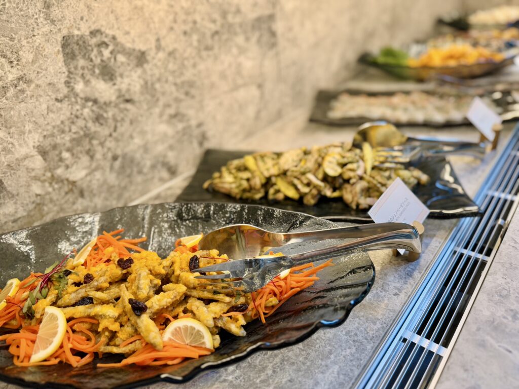 ウォルドーフアストリア大阪 朝食 ビュッフェ コールドミールコーナー