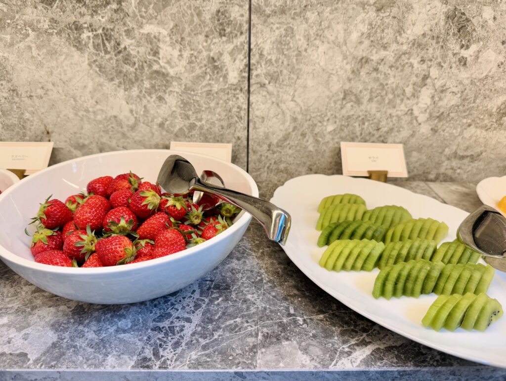 ウォルドーフアストリア大阪 朝食 フルーツコーナー