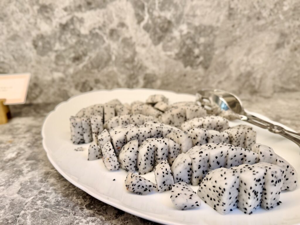 ウォルドーフアストリア大阪 朝食 フルーツコーナー