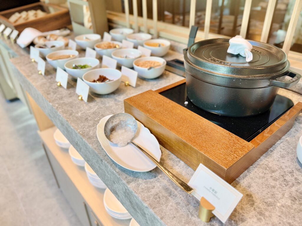 ウォルドーフアストリア大阪 朝食 ビュッフェ ホットミールコーナー