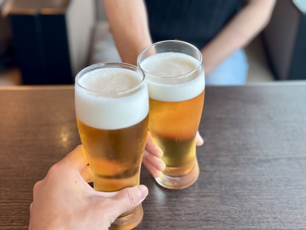 羽田空港 ANAラウンジで乾杯