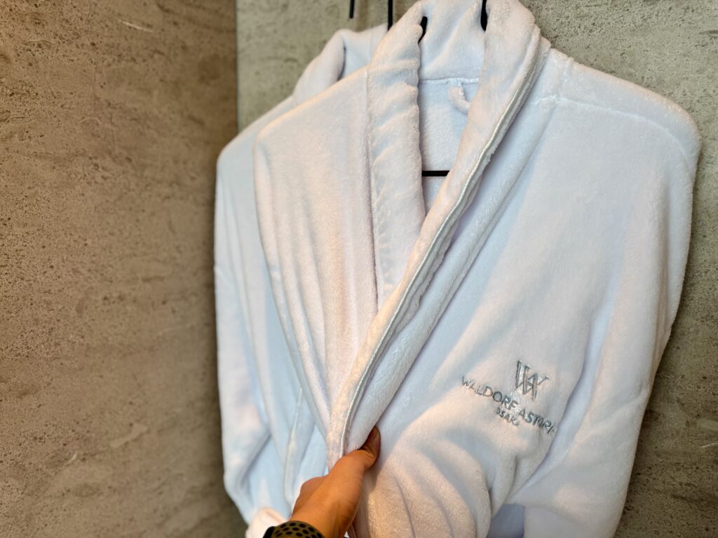 ウォルドーフアストリア大阪 バスローブ