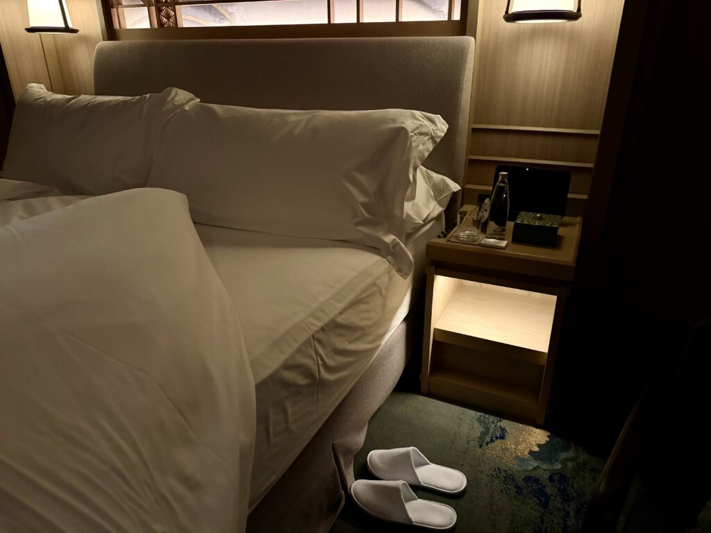 ウォルドーフアストリア大阪 ターンダウン