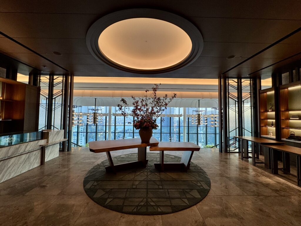 ウォルドーフアストリア大阪 29階 ピーコックアレー前のお花