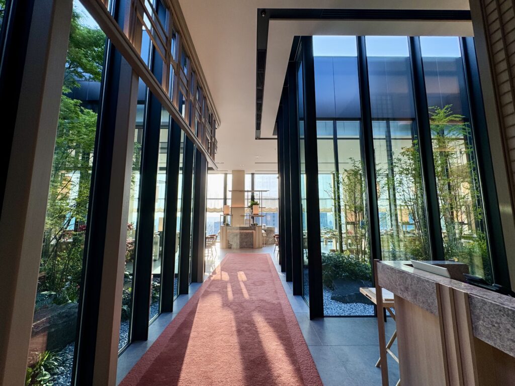 ウォルドーフアストリア大阪 朝食会場 入口