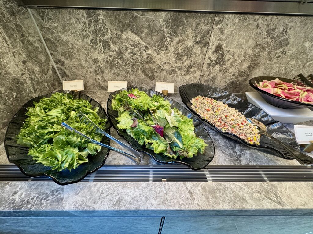 ウォルドーフアストリア大阪 朝食 サラダ