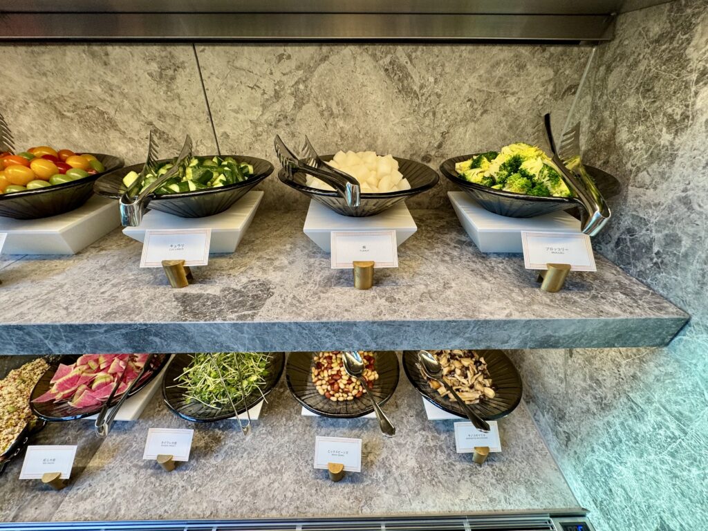 ウォルドーフアストリア大阪 朝食 サラダ