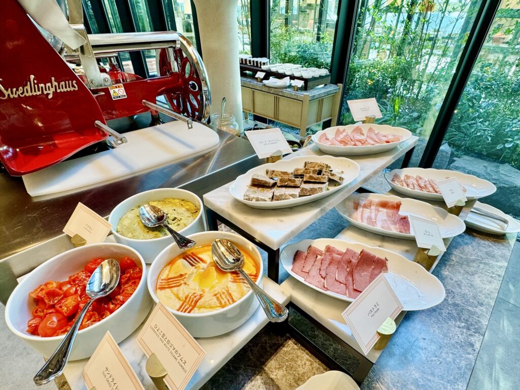 ウォルドーフアストリア大阪 朝食 ビュッフェ サラダコーナー