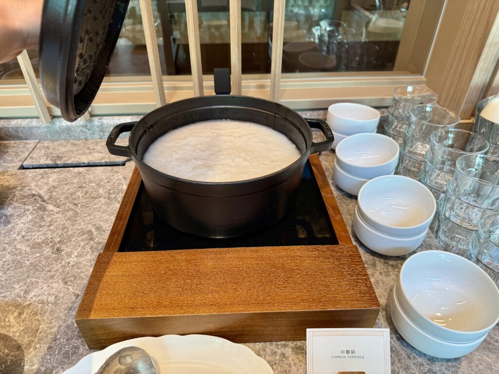 ウォルドーフアストリア大阪 朝食 中華粥