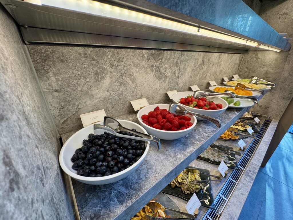 ウォルドーフアストリア大阪 朝食 ベリー