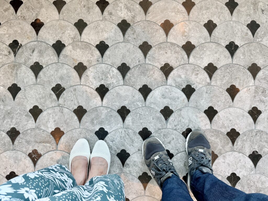 ウォルドーフアストリア大阪 ピーコックアレーの床