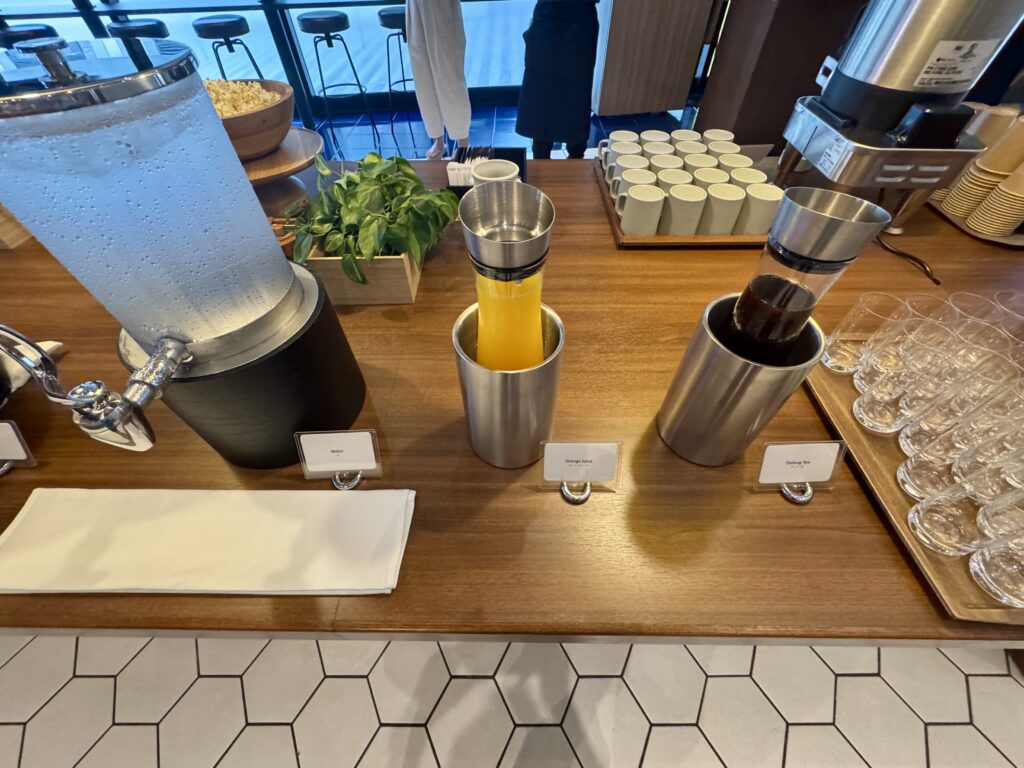 ダブルツリーbyヒルトン東京有明 Brew33 カクテルタイム ソフトドリンク