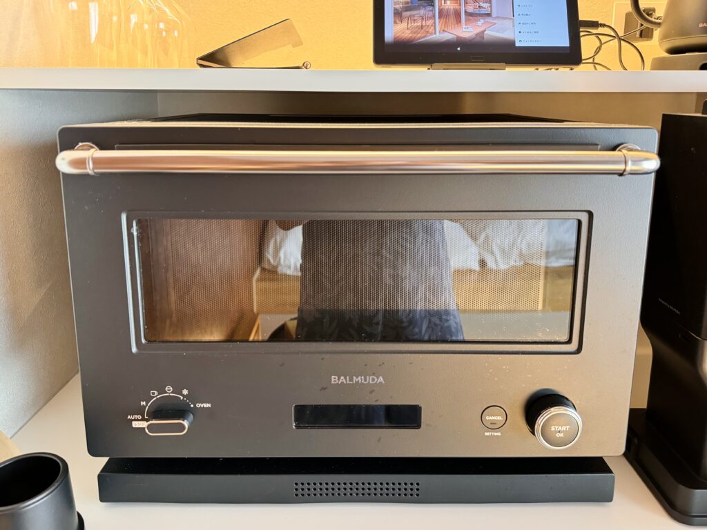 BLANC FUJI Suite Villa 畳スペース付客室 ミニバーエリアのBALMUDA家電