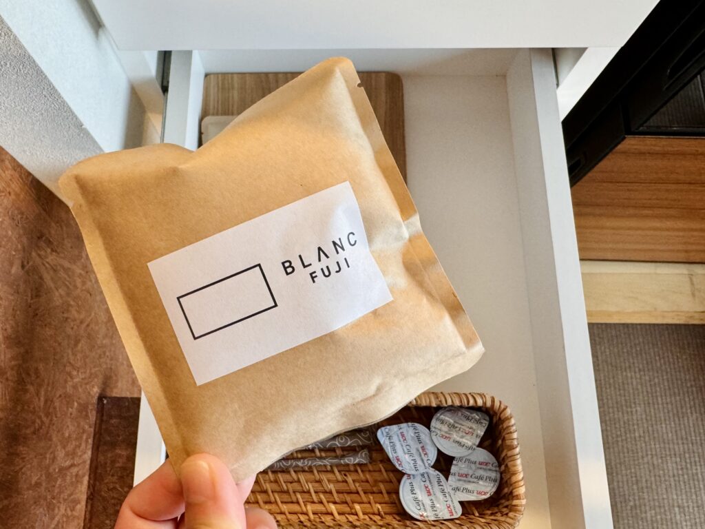 BLANC FUJI Suite Villa 畳スペース付客室 ミニバーエリアのコーヒー