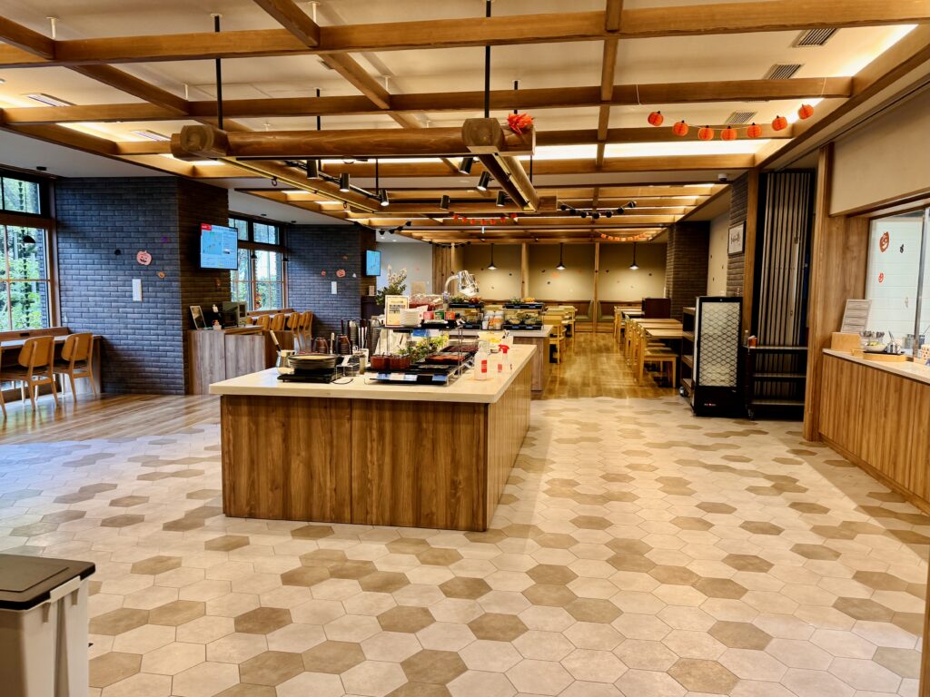 ドーミーインEXPRESS富士山御殿場 朝食会場Hatago ビュッフェカウンター
