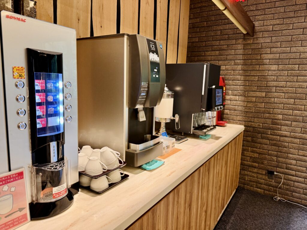 ドーミーインEXPRESS富士山御殿場 朝食 ドリンクコーナー