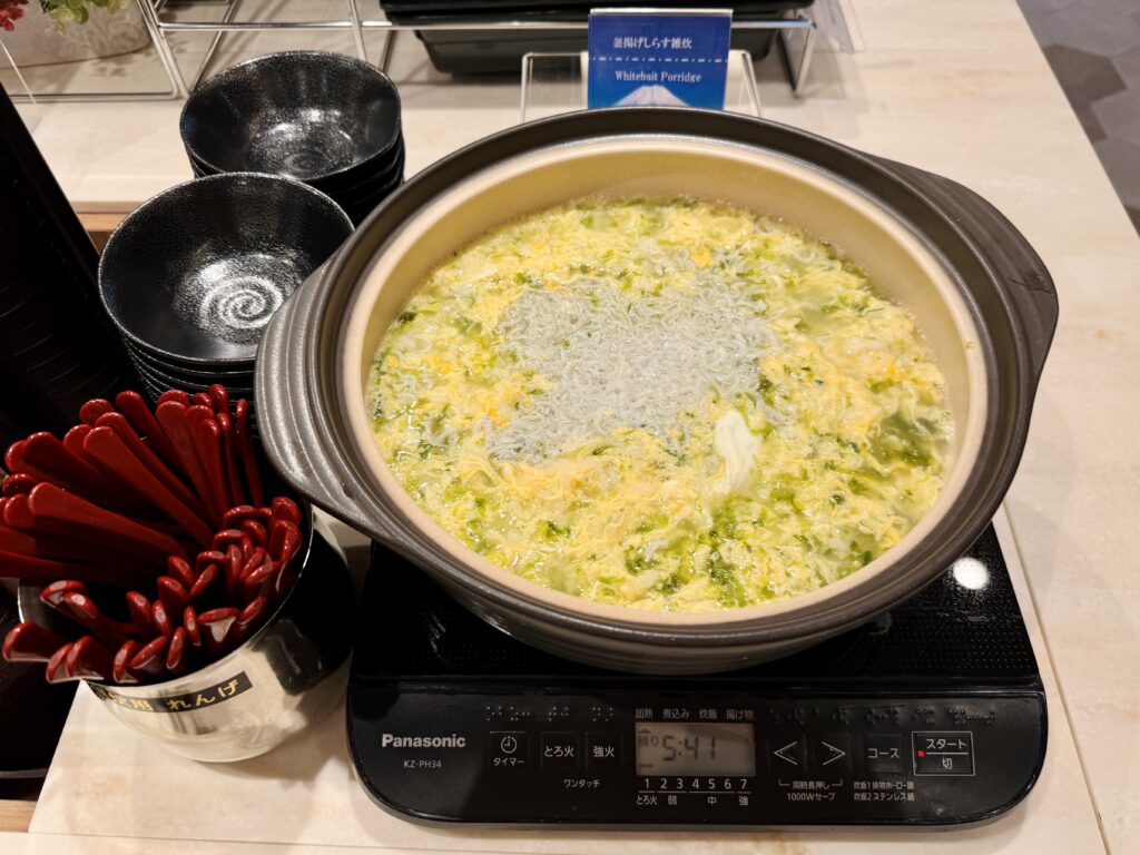 ドーミーインEXPRESS富士山御殿場 朝食 ご当地メニュー釜揚げしらす雑炊