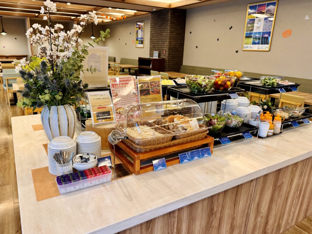 ドーミーインEXPRESS富士山御殿場 朝食ビュッフェカウンター