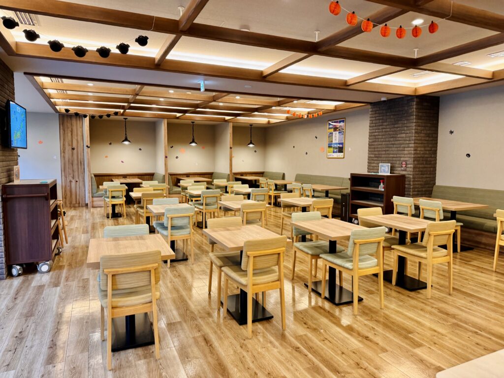 ドーミーインEXPRESS富士山御殿場 朝食会場Hatago テーブル席