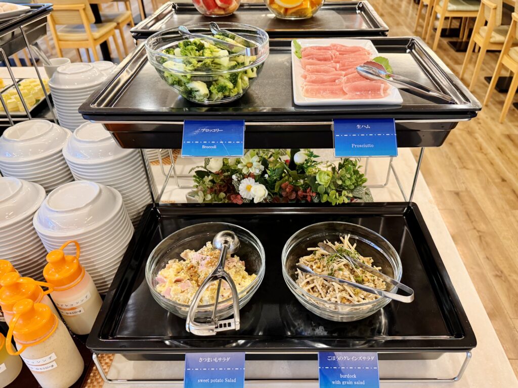 ドーミーインEXPRESS富士山御殿場 朝食ビュッフェ サラダコーナー