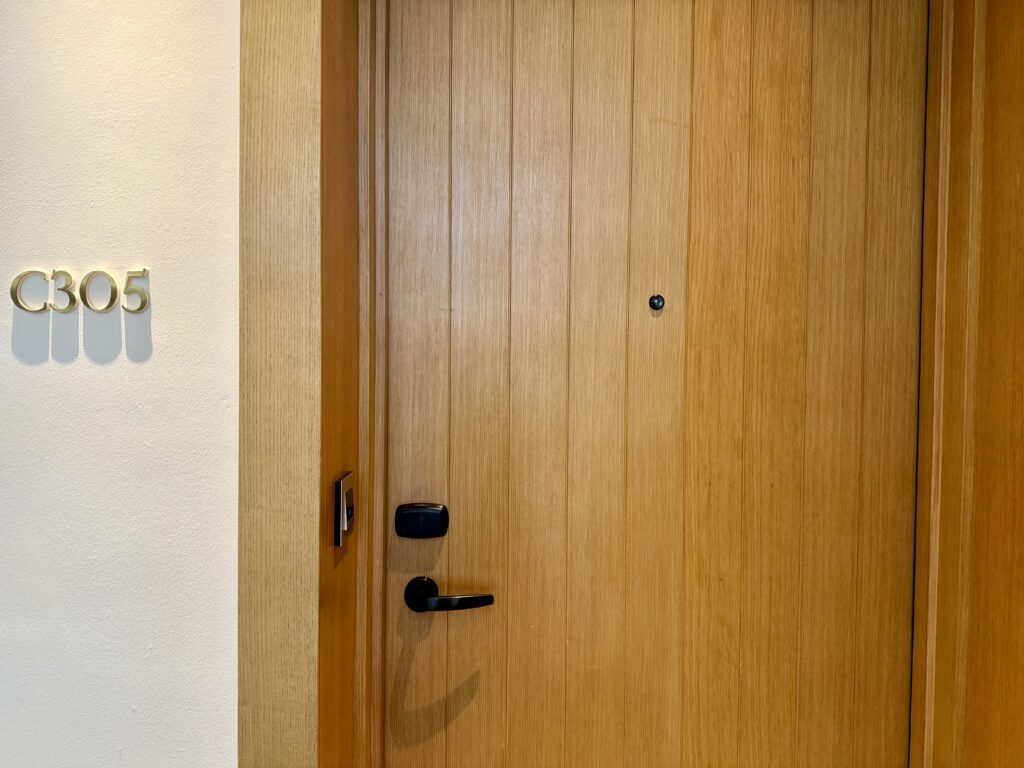 マラスカサムイの客室扉