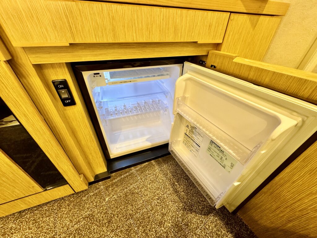 ダブルツリーbyヒルトン東京有明 デラックスルーム 冷蔵庫