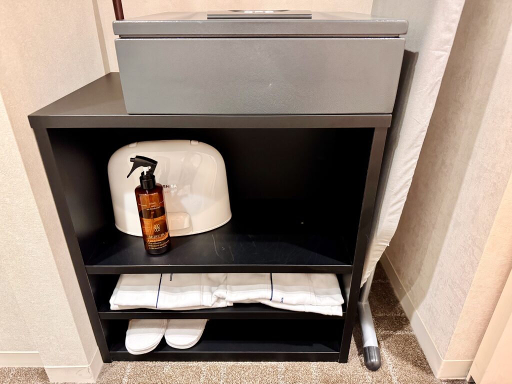 ダブルツリーbyヒルトン東京有明 客室のクローゼット備品