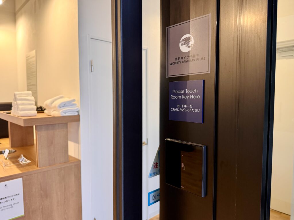 ダブルツリーbyヒルトン東京有明 フィットネスジム入口