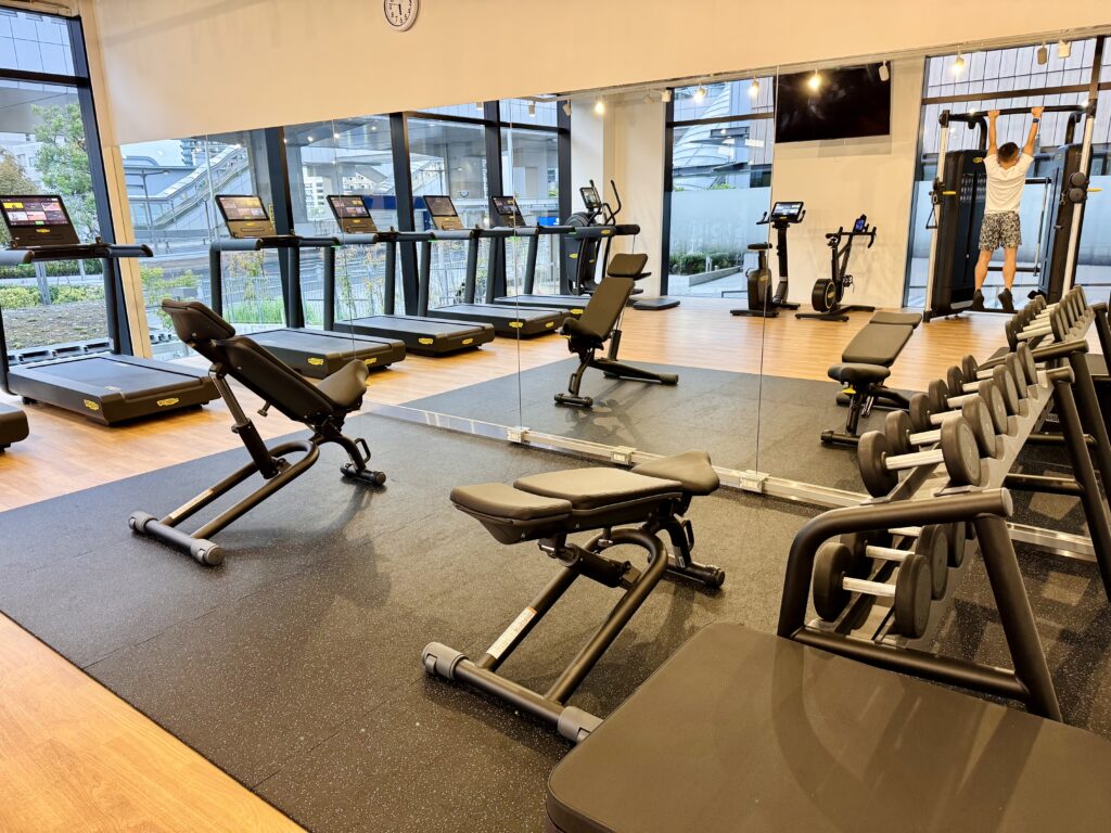 ダブルツリーbyヒルトン東京有明 フィットネスジムの様子