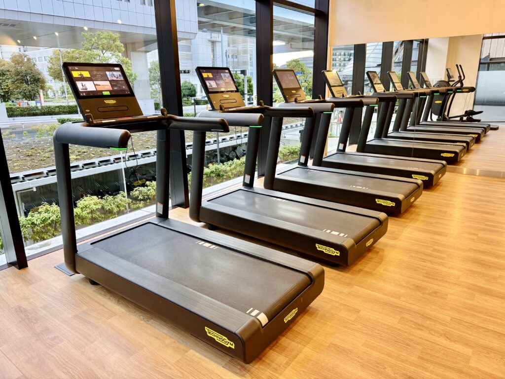 ダブルツリーbyヒルトン東京有明 フィットネスジムの様子