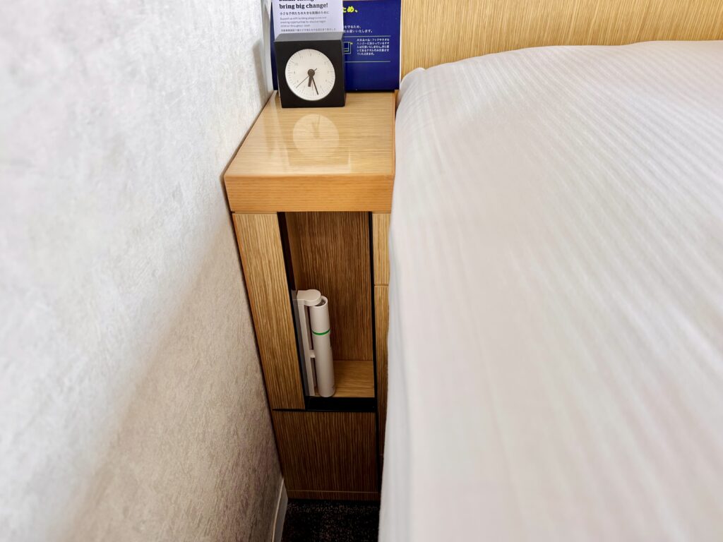 ダブルツリーbyヒルトン東京有明 デラックスルーム ダブルベッド2台 ベッドまわり