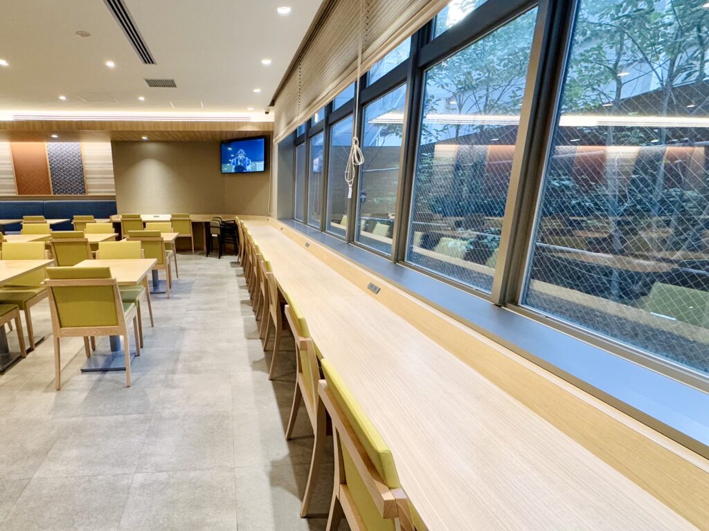 ドーミーインEXPRESS豊橋 朝食会場Hatago カウンター席