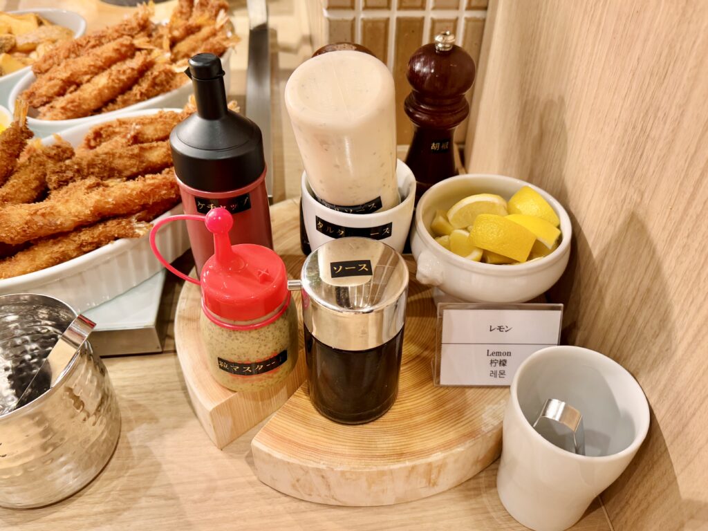 ドーミーインEXPRESS豊橋 朝食 ホットミールのトッピング
