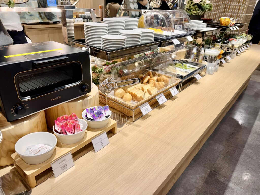 ドーミーインEXPRESS豊橋 朝食 パンコーナー
